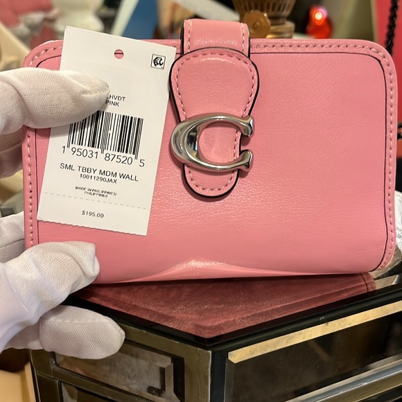 Authentic Coach Leather Pink Tabby Medium Wallet - Picture 3 of 12